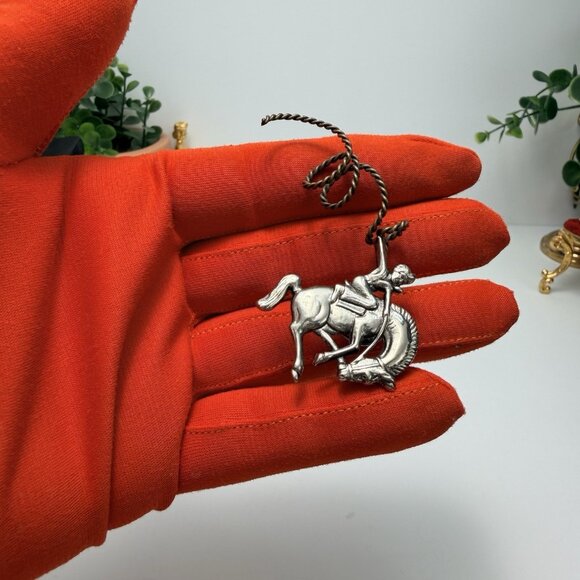 Cowboy on Bucking Bronco Horse in Horseshoe Pin Mix Materials Rare - Picture 7 of 7